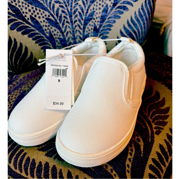 GAP Other - NEW GAP white slip on sneakers 👟